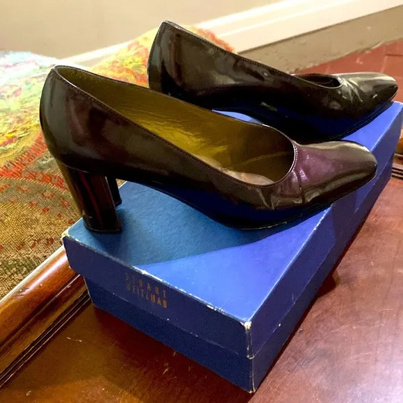 Stuart Weitzman gorgeous pump/heel. Fabulous Chianti color. Beautiful heel. Sz 8