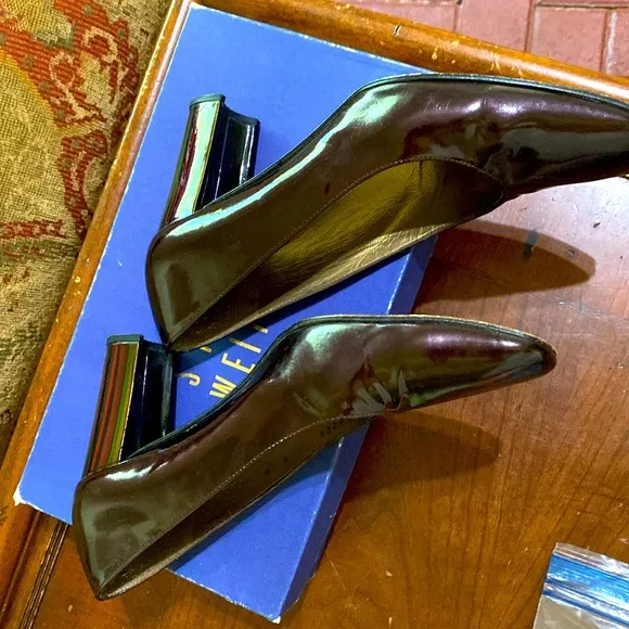 Stuart Weitzman gorgeous pump/heel. Fabulous Chianti color. Beautiful heel. Sz 8