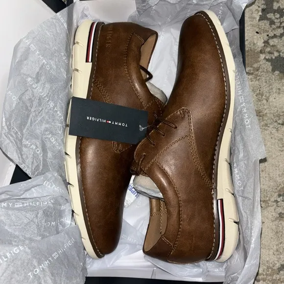 Tommy Hilfiger Men's Warren Plain Toe Oxford New in Box Medium Brown