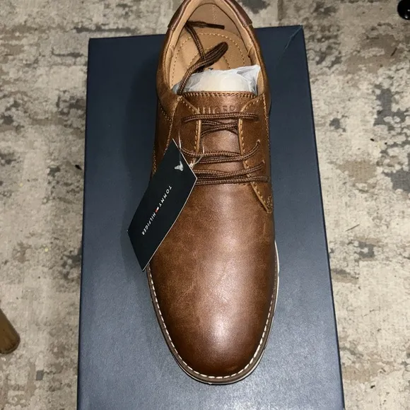 Tommy Hilfiger Men's Warren Plain Toe Oxford New in Box Medium Brown