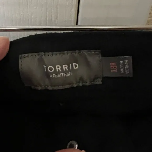 Torrid Perfect Skinny Faux Leather Mid Rise Pant 18R