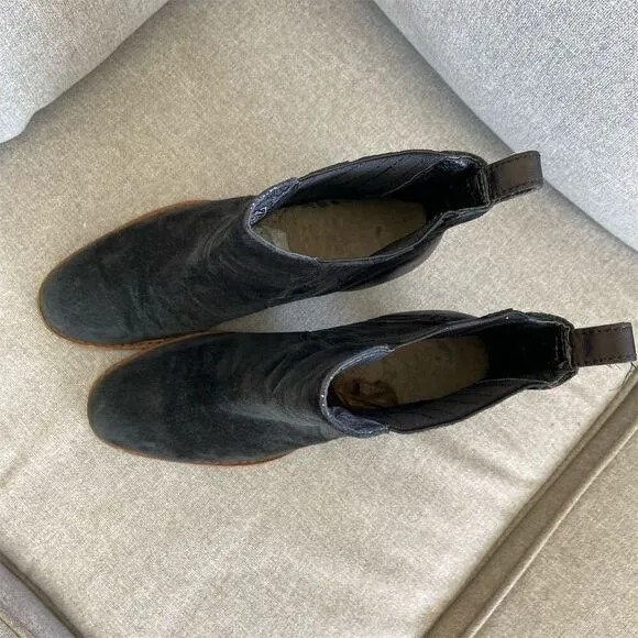 UGG Women's Black Ankle Booties Size 8 Suede Leather Casual Pull-On