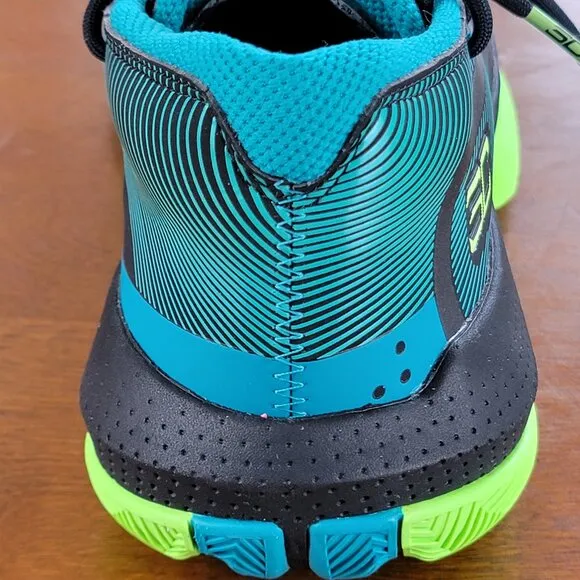 Under Armour Boys UA GS SC 3Zero III Basketball Shoes Leather 3022117 Size 7
