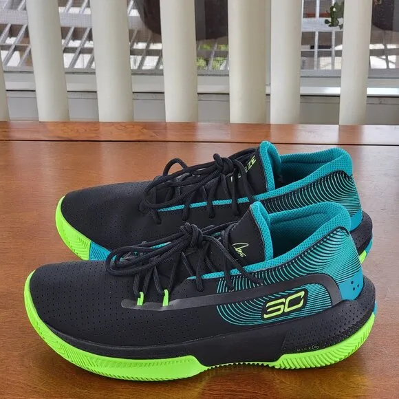 Under Armour Boys UA GS SC 3Zero III Basketball Shoes Leather 3022117 Size 7
