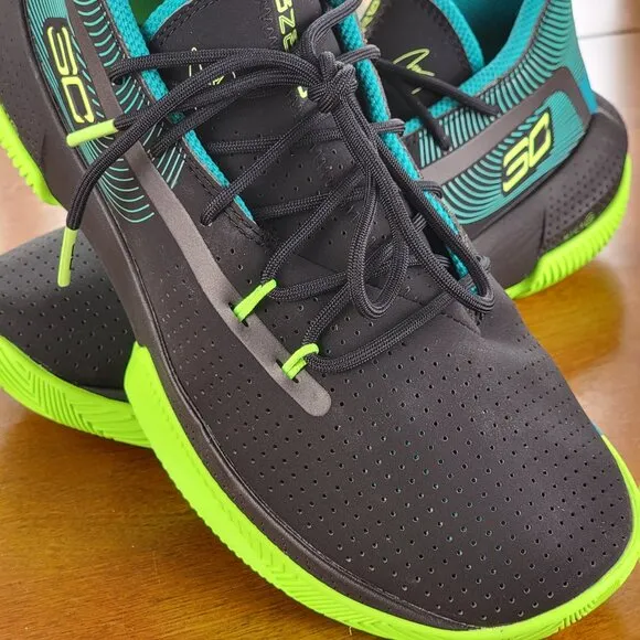 Under Armour Boys UA GS SC 3Zero III Basketball Shoes Leather 3022117 Size 7